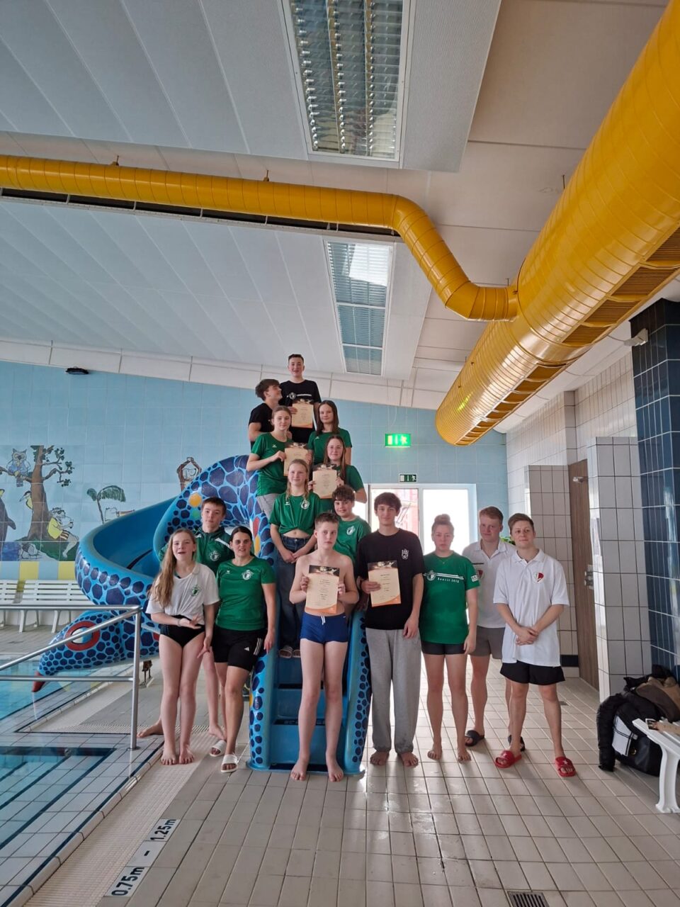 Die Teilnehmer des SV 1883 Schwarzas beim Gruppenbild